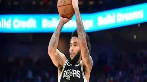 吉鲁关键进球，切尔西3-1逆袭利兹联