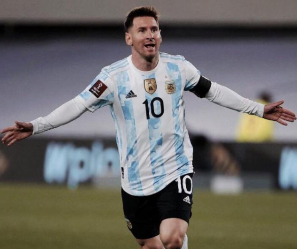 17岁新星埃斯特旺加盟英超蓝军，单场传射助蓝军起飞，巴甲24场造球10球8助超内马尔纪录